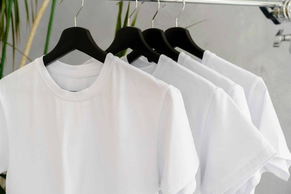 T-shirt Carhartt pour femme : les critères de choix à retenir